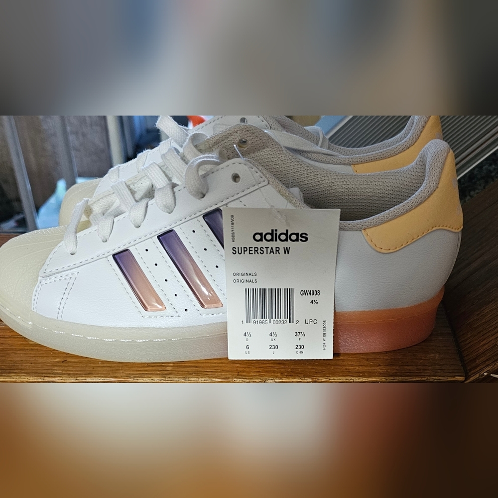 Addias superstar